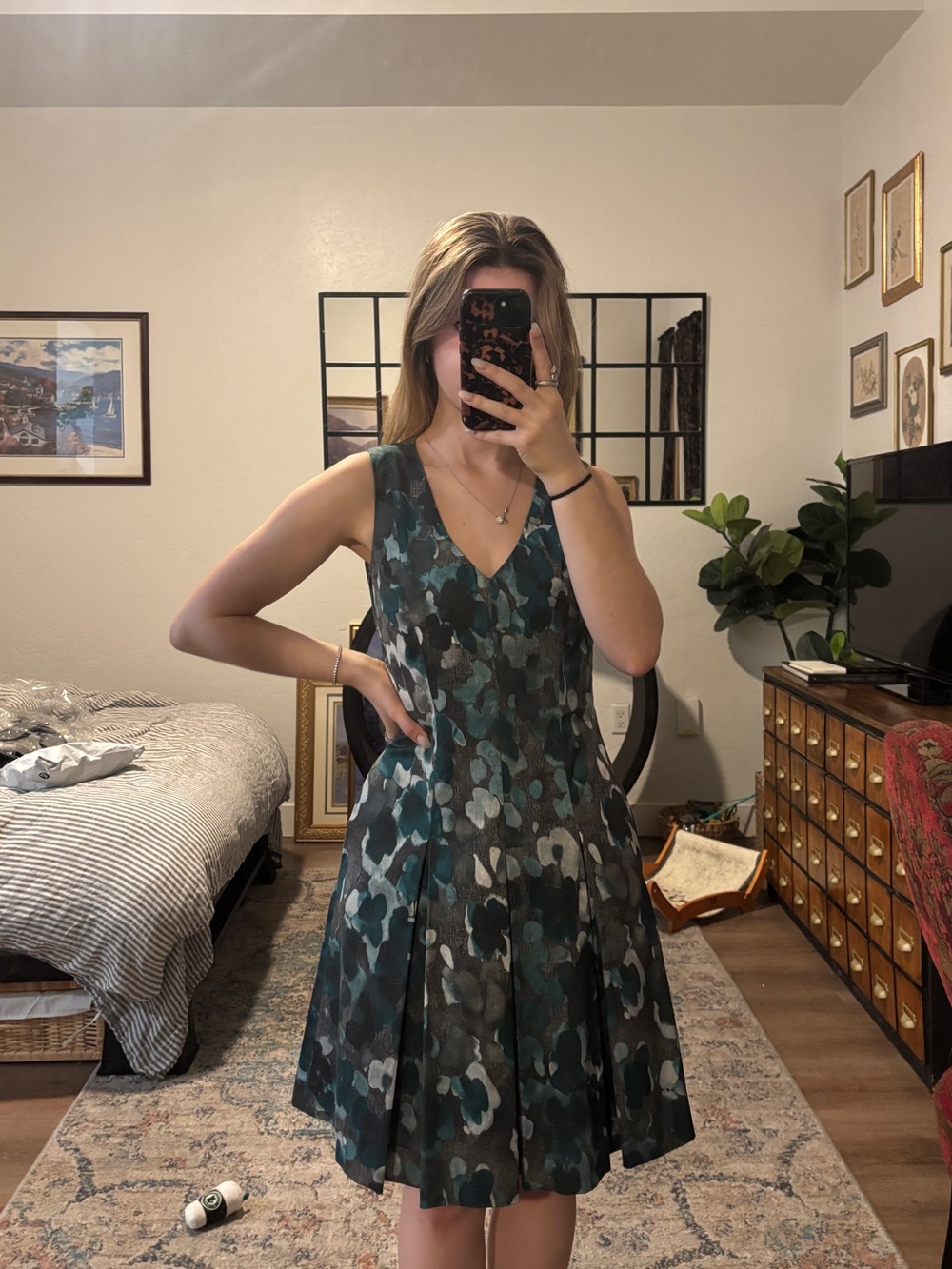 NWT LaVia18 blue patterned pleated a-line dress sleeveless v-neck